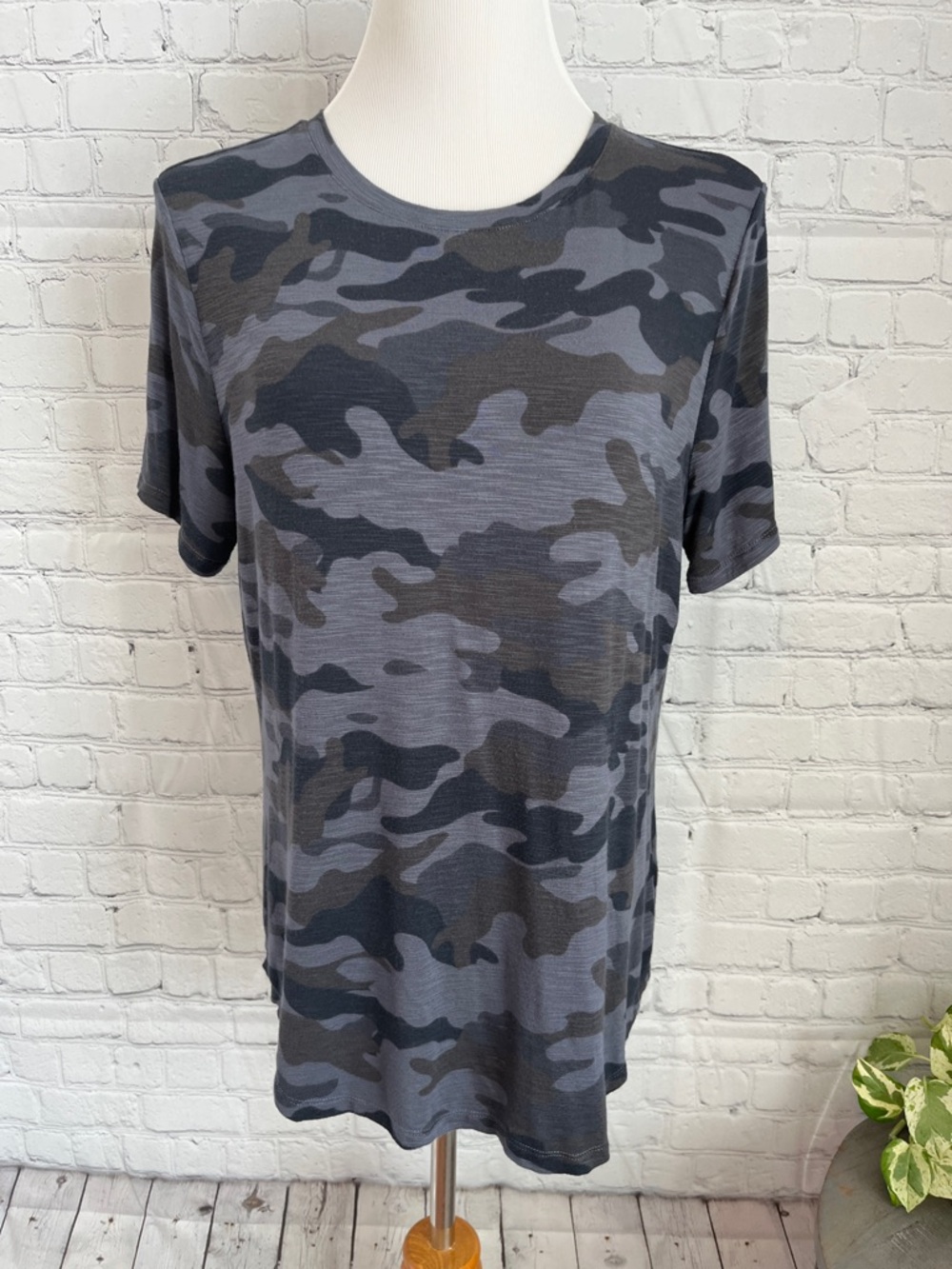 Old Navy Luxe Grey Camouflage Short Sleeve Shirt
